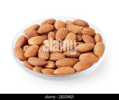 Amandes en plaque de verre isolée sur fond blanc Banque D'Images