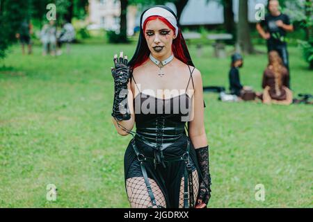 Bolkow, Wroclaw, Pologne. 9th juillet 2022. L'édition 28th du Festival de la fête du Château 2022 a lieu au château de BolkÃ³w. Comme chaque année, des foules de fans en beaux costumes gothiques apparaissent au seul festival de ce genre en Europe. (Credit image: © Krzysztof Zatycki/ZUMA Press Wire) Banque D'Images