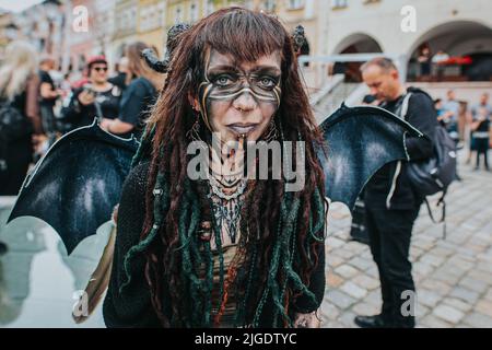 Bolkow, Wroclaw, Pologne. 9th juillet 2022. L'édition 28th du Festival de la fête du Château 2022 a lieu au château de BolkÃ³w. Comme chaque année, des foules de fans en beaux costumes gothiques apparaissent au seul festival de ce genre en Europe. (Credit image: © Krzysztof Zatycki/ZUMA Press Wire) Banque D'Images