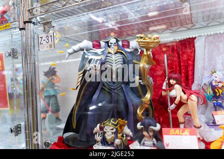 Akihabara, Japon- 29 juillet 2020: Les figures d'Anime sont exposées, en vente, à Akihabara. Banque D'Images