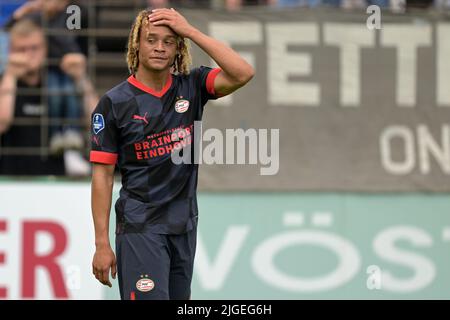 GUTERSLOH - Xavi Simons de PSV Eindhoven pendant le match amical entre Arminia Bielefeld et PSV Eindhoven au stade Heidewald sur 9 juillet 2022 à GŸtersloh, Allemagne. ANP GERRIT VAN COLOGNE Banque D'Images
