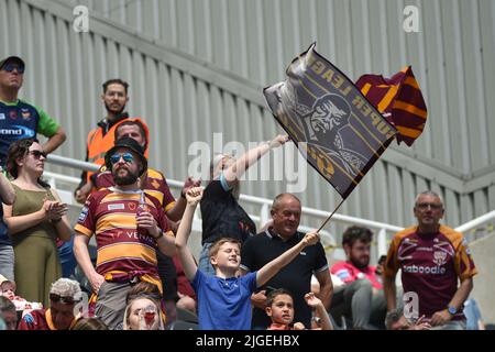 Newcastle, Angleterre - 10th juillet 2022 - les fans de Huddersfield Giants fêtent, Rugby League Betfred Super League Magic Weekend Huddersfield Giants vs Salford Red Devils au stade St James' Park, Newcastle, UK Credit: Dean Williams/Alay Live News Banque D'Images