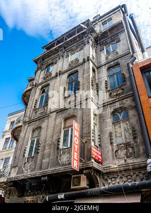 Bâtiment Art nouveau à Büyük Postane CD.18 шт Fatih, İstanbul. Construit en 1904. Conçu par l'architecte italien Raimondo DAronco, Vlora Han Banque D'Images