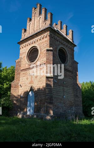 Le Beffroi sur la montagne Farska à Ciechanów, Pologne. Architecture néo-gothique de 1889. Banque D'Images