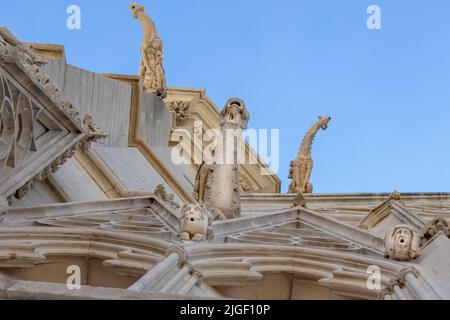 Fragment de Saint-Chapelle dans le village du Château de Vincennes près de Paris, France Banque D'Images