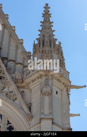 Fragment de Saint-Chapelle dans le village du Château de Vincennes près de Paris, France Banque D'Images