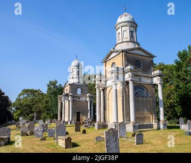 Les tours historiques de Mistley dans le village de Mistley dans Essex, Royaume-Uni. Les tours faisaient partie de l'église de Sainte-Marie-la-Vierge, aujourd'hui démolie. Banque D'Images