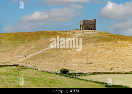 Vue sur la campagne et la chapelle médiévale de Sainte-Catherine, Abbotsbury, Dorset. Une petite chapelle voûtée de pèlerinage en fût construite au 14th siècle Banque D'Images