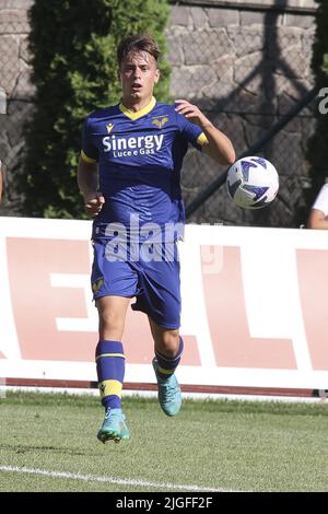 Mezzano, Italie. 09th juillet 2022. Davide Bragantini de Hellas Verona FC pendant Hellas Verona vs US Primiero, 1Â° frendly match pré-saison Serie A Tim 2022-23, au 'Centro Sportivo Intercomunale' Mezzano di Fiera di Primiero (TN), Italie, on 09 juillet 2022. Crédit : Agence photo indépendante/Alamy Live News Banque D'Images