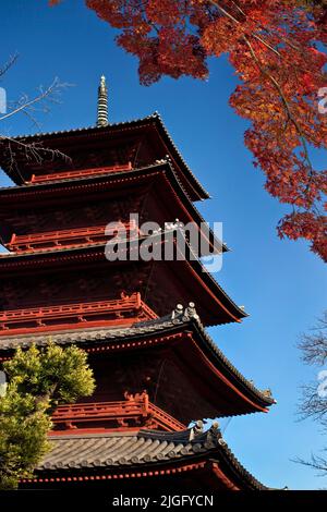 Cinq étages Pagoda Autumn Ikegami Temple Honmonji Tokyo Japon Banque D'Images