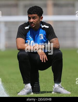 Josh Gordon de Barrow lors du match amical d'avant-saison entre Penrith et Barrow au parc Frenchfield, Penrith, le samedi 9th juillet 2022. (Credit: Mark Fletcher | MI News) Credit: MI News & Sport /Alay Live News Banque D'Images