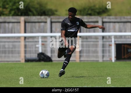 PENRITH, ROYAUME-UNI. 9th JUILLET Tyrell Warren de Barrow pendant le match amical avant-saison entre Penrith et Barrow au parc Frenchfield, Penrith, le samedi 9th juillet 2022. (Credit: Mark Fletcher | MI News) Credit: MI News & Sport /Alay Live News Banque D'Images