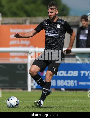 PENRITH, ROYAUME-UNI. 9th JUIL Samuel Foley de Barrow pendant le match amical d'avant-saison entre Penrith et Barrow au parc Frenchfield, Penrith, le samedi 9th juillet 2022. (Credit: Mark Fletcher | MI News) Credit: MI News & Sport /Alay Live News Banque D'Images