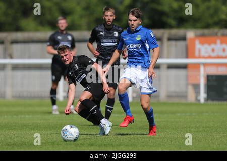 PENRITH, ROYAUME-UNI. 9th JUIL Robbie Gotts de Barrow pendant le match amical d'avant-saison entre Penrith et Barrow au parc Frenchfield, Penrith, le samedi 9th juillet 2022. (Credit: Mark Fletcher | MI News) Credit: MI News & Sport /Alay Live News Banque D'Images