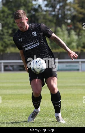 PENRITH, ROYAUME-UNI. 9th JUILLET Joe Grayson de Barrow pendant le match amical d'avant-saison entre Penrith et Barrow au parc Frenchfield, Penrith, le samedi 9th juillet 2022. (Credit: Mark Fletcher | MI News) Credit: MI News & Sport /Alay Live News Banque D'Images