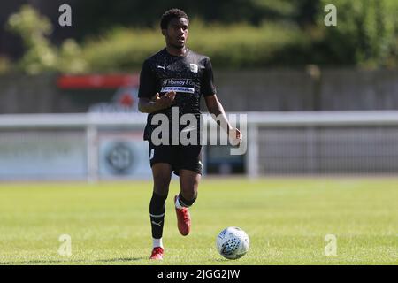 PENRITH, ROYAUME-UNI. 9th JUILLET Solomon Nwabuokei de Barrow lors du match amical d'avant-saison entre Penrith et Barrow au parc Frenchfield, Penrith, le samedi 9th juillet 2022. (Credit: Mark Fletcher | MI News) Credit: MI News & Sport /Alay Live News Banque D'Images