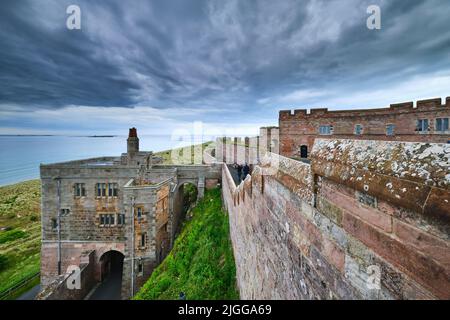 Vue depuis le sommet du château de Bamburgh en direction du sud-est Banque D'Images