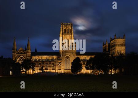 La cathédrale de Durham la nuit au clair de lune Banque D'Images