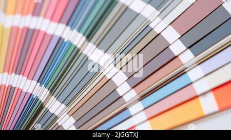 Éventail de palettes dans différents échantillons de couleurs multicolores pour le catalogue Banque D'Images