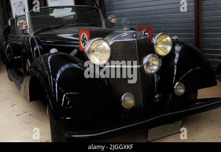 Authentique voiture Adolf Hitler dans le magnifique musée Henri Malartre à Lyon, France Banque D'Images