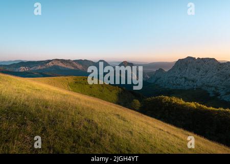 Parc naturel d'Urkiola au lever du soleil, Vizcaya, Espagne Banque D'Images