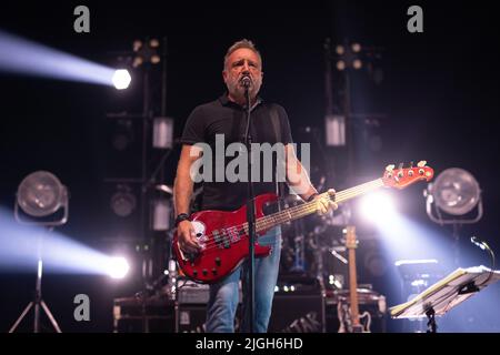 Londres, Royaume-Uni. Dimanche 10 juillet 2022. Peter Hook et The Light exécutant l'original 'Joy Division : A Celebration' à la Brixton Academy de Londres. Photo: Richard Gray/Alamy Live News Banque D'Images