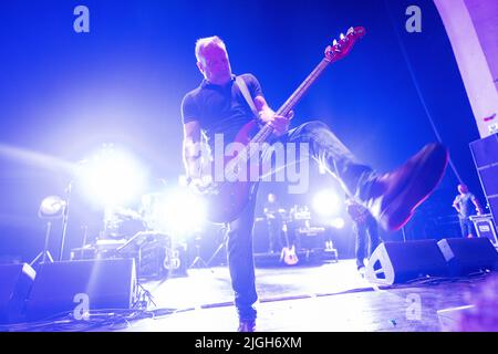 Londres, Royaume-Uni. Dimanche 10 juillet 2022. Peter Hook et The Light exécutant l'original 'Joy Division : A Celebration' à la Brixton Academy de Londres. Photo: Richard Gray/Alamy Live News Banque D'Images