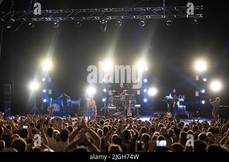 Londres, Royaume-Uni. Dimanche 10 juillet 2022. Peter Hook et The Light exécutant l'original 'Joy Division : A Celebration' à la Brixton Academy de Londres. Photo: Richard Gray/Alamy Live News Banque D'Images