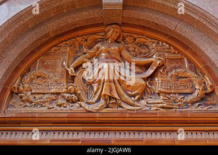 Midland Hotel Manchester Frieze céramique émaillée de terre cuite, Littérature Homer et Shakespeare, 16 Peter St, Manchester, M60 2DS Banque D'Images