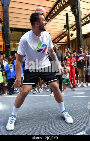 Luka Doncic (NBA) - Luka Doncic à l'événement d'ouverture Airness à Paris le 7 juillet 2022 Banque D'Images