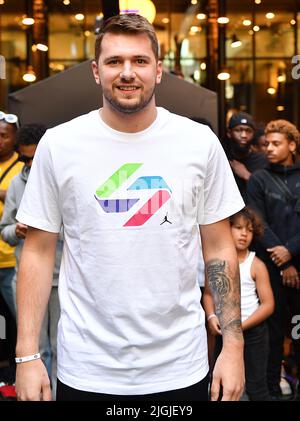 Luka Doncic (NBA) - Luka Doncic à l'événement d'ouverture Airness à Paris le 7 juillet 2022 Banque D'Images
