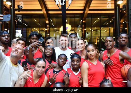 Luka Doncic (NBA) - Luka Doncic à l'événement d'ouverture Airness à Paris le 7 juillet 2022 Banque D'Images