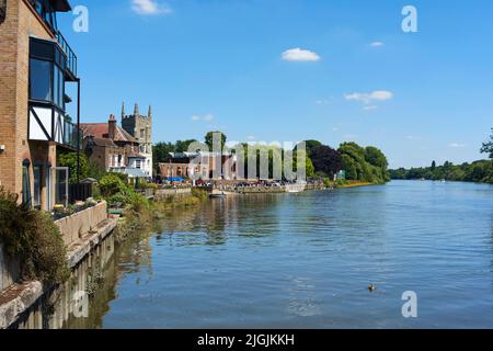 Old Isleworth de la Tamise en été, ouest de Londres, Royaume-Uni Banque D'Images