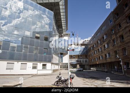 Hôpital Briançon dans les Hautes Alpes, Briançon, France sur 05 juillet 2022. Trois jours passés aux côtés du personnel infirmier du service de soins continus de l'hôpital Briançon. Photo de Thibaut Durand /ABACAPRESS.COM Banque D'Images