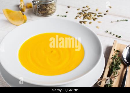 Soupe à la crème de citrouille en gros plan Banque D'Images