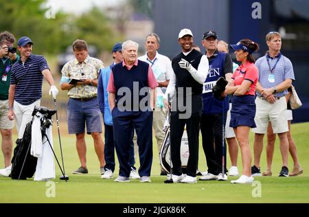 Tiger Woods et Jack Nicklaus lors de l'événement R&A Celebration of Champions au Old course, à St Andrews. Date de la photo: Lundi 11 juillet 2022. Banque D'Images