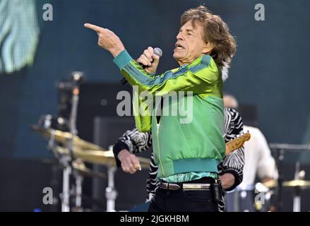 Le chanteur de Rolling Stones Mick Jagger interprète lors d'un concert du groupe britannique The Rolling Stones dans le cadre de la tournée « Stones Sixty Europe 2022 », au Koning Boudewijnstadion/Stade Roi Baudouin, à Bruxelles, le lundi 11 juillet 2022. BELGA PHOTO ERIC LALMAND Banque D'Images