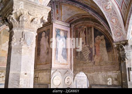 Cloître des morts dans la basilique Santa Maria Novella à Florence Italie Banque D'Images