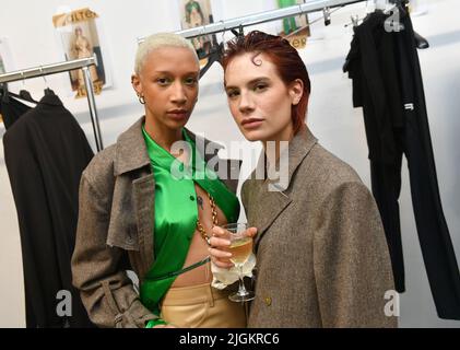 Pauline Ducruet - Backstage du fichier Alter Femme automne/hiver 2022/2023 lors de la Fashion week de Paris, France, le 1er mars 2022 Banque D'Images