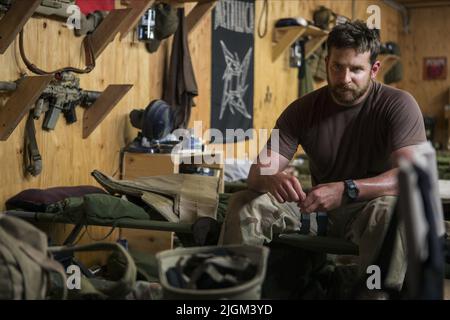 BRADLEY COOPER, AMERICAN Sniper, 2014 Banque D'Images