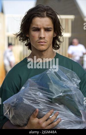 BRENTON THWAITES, FILS D'UNE ARME À FEU, 2014 Banque D'Images