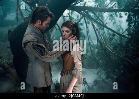 CHRIS PINE, Anna Kendrick, DANS LES BOIS, 2014 Banque D'Images