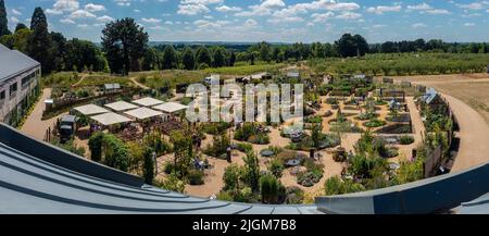 RHS Hilltop, vue depuis le balcon, World Food Garden, RHS Wisley, Gardens, England, PANORAMA Banque D'Images