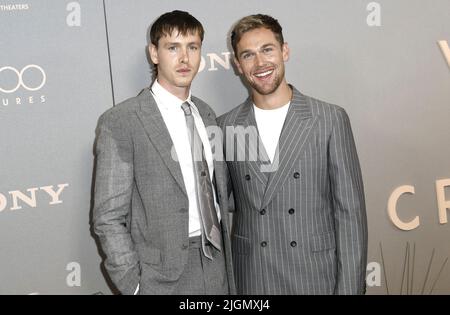 New York, États-Unis. 11th juillet 2022. Les acteurs, Harris Dickinson, Left et Taylor John-Smith, assistent à la projection de la première mondiale « Where the Crawdads Sing » au musée d'art moderne de New York, sur 11 juillet 2022. Photo par Peter Foley/UPI crédit: UPI/Alay Live News Banque D'Images