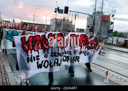 Wroclaw, Wroclaw, Pologne. 11th juillet 2022. À Wroclaw, les nationalistes ont célébré la Journée du souvenir des victimes du génocide commis par les nationalistes ukrainiens sur les citoyens de la deuxième République polonaise (Credit image: © Krzysztof Zatycki/ZUMA Press Wire) Credit: ZUMA Press, Inc./Alay Live News Banque D'Images