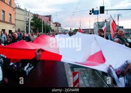 Wroclaw, Wroclaw, Pologne. 11th juillet 2022. À Wroclaw, les nationalistes ont célébré la Journée du souvenir des victimes du génocide commis par les nationalistes ukrainiens sur les citoyens de la deuxième République polonaise (Credit image: © Krzysztof Zatycki/ZUMA Press Wire) Credit: ZUMA Press, Inc./Alay Live News Banque D'Images