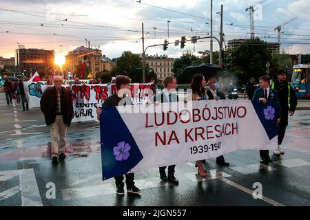 Wroclaw, Wroclaw, Pologne. 11th juillet 2022. À Wroclaw, les nationalistes ont célébré la Journée du souvenir des victimes du génocide commis par les nationalistes ukrainiens sur les citoyens de la deuxième République polonaise (Credit image: © Krzysztof Zatycki/ZUMA Press Wire) Credit: ZUMA Press, Inc./Alay Live News Banque D'Images