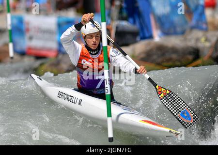 Ivrea, Italie 09 juillet 2022 2022 Championnats du monde junior ICF et slalom de canoë U23 à Ivrea, en Italie, les U23 meilleurs pagayeurs slalom de canoë au monde ont pris Banque D'Images