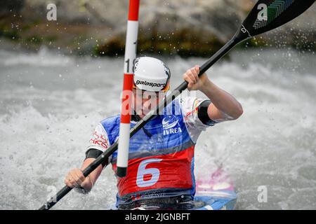 Ivrea, Italie. 10th juillet 2022. Ivrea, Italie 09 juillet 2022 2022 Championnats du monde junior ICF et slalom de canoë U23 à Ivrea, en Italie, les U23 meilleurs pagayeurs slalom de canoë au monde ont pris la scène et se sont battus pour le titre mondial. Les courses suivantes ont eu lieu : canoë pour femmes de moins de 23 ans (C1) canoë pour hommes de moins de 23 ans (C1) kayak pour femmes de moins de 23 ans (K1) kayak pour hommes de moins de 23 ans (K1); kayak pour hommes junior (K1), kayak pour femmes junior (K1), canoë junior pour femmes (K1), canoë junior pour hommes (K1), kayak junior pour femmes (6) Lucie Krech crédit : Agence photo indépendante/Alamy Live News Banque D'Images