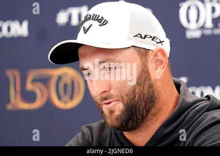 Jon Rahm d'Espagne pendant une conférence de presse pendant la troisième journée de pratique de l'Open à l'Old course, St Andrews. Date de la photo: Mardi 12 juillet 2022. Banque D'Images